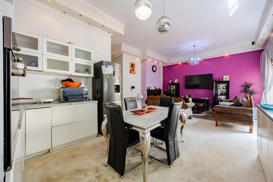 6 Bedroom Property for Sale in Woodstock Western Cape